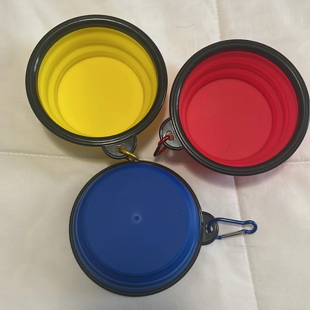 💙3 pet food/water bowls red,blue,and yellow💙